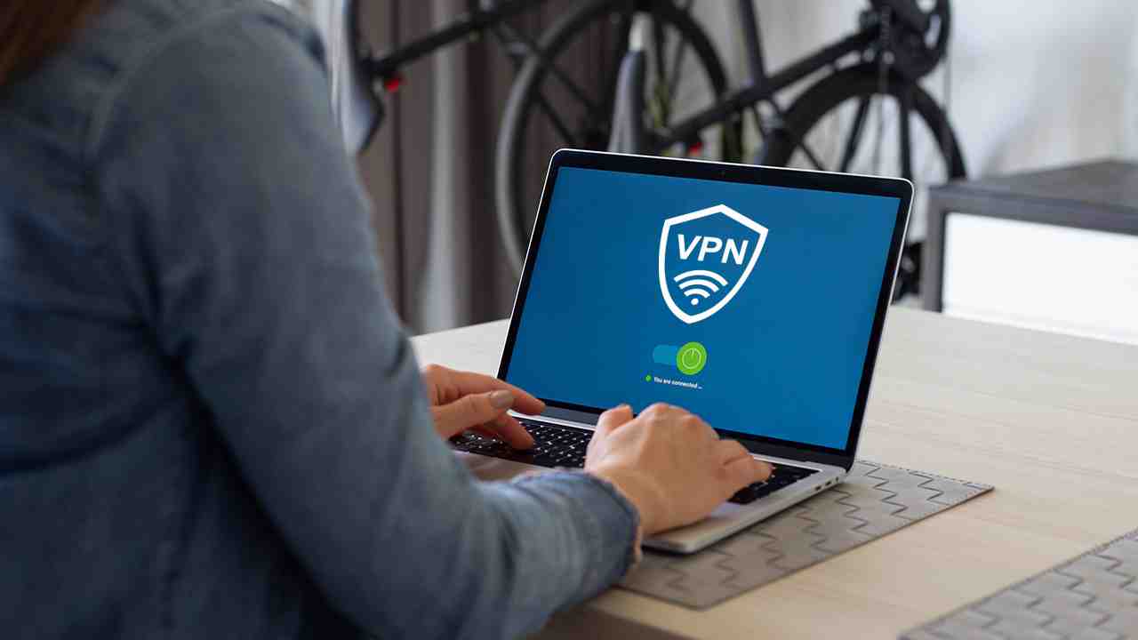 How does a VPN work?